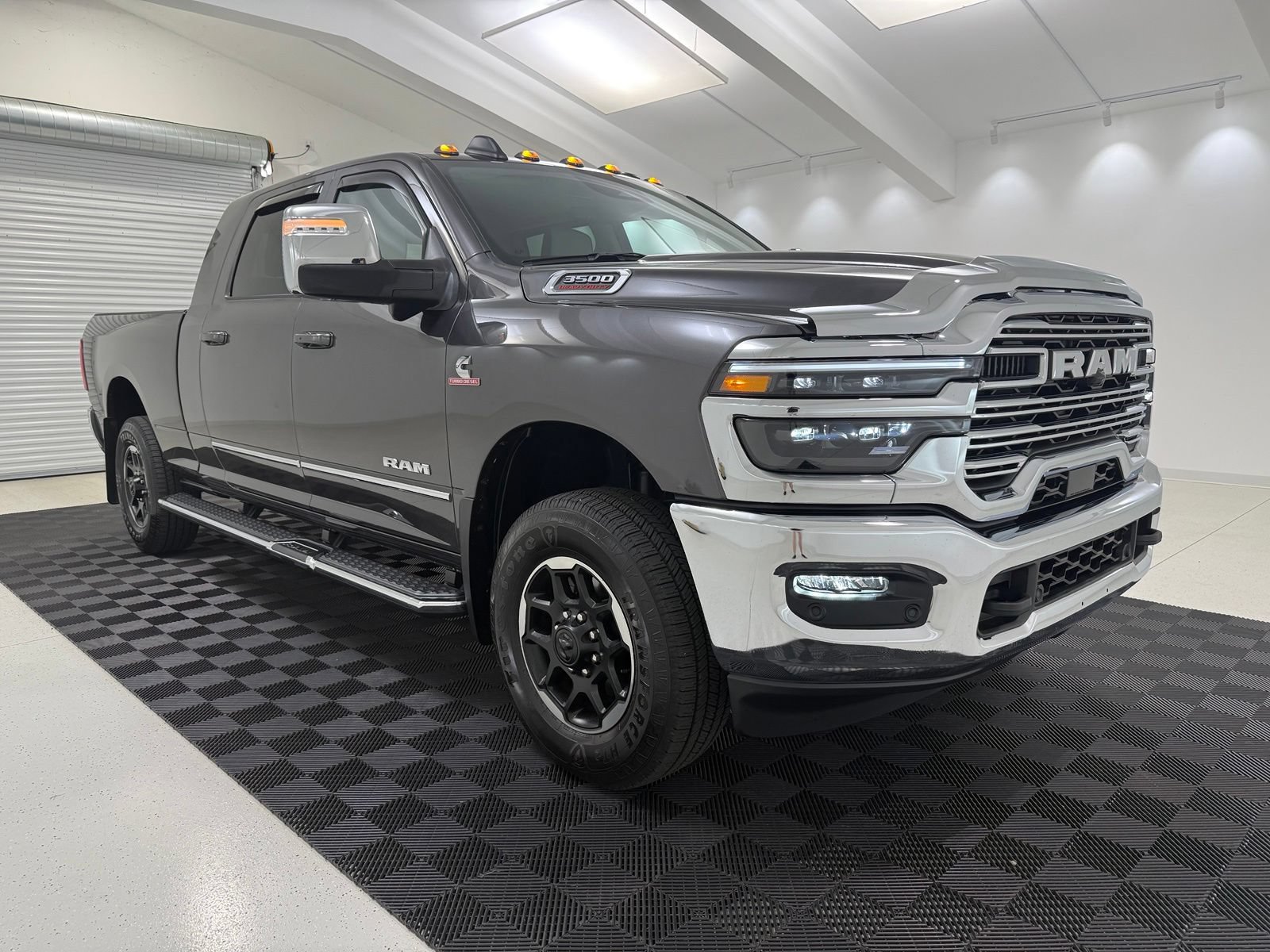 Used 2026 RAM 3500 Laramie w/ Towing Technology Group AWD/4WD image 1