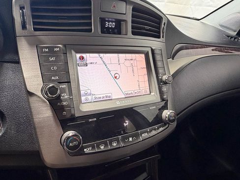 Used 2011 Toyota Avalon Limited FWD image 30