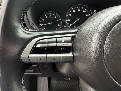 Used 2021 MAZDA MAZDA3 s image 22