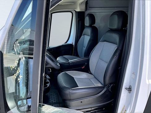Used 2025 RAM ProMaster 3500 w/ Convenience Group FWD image 3