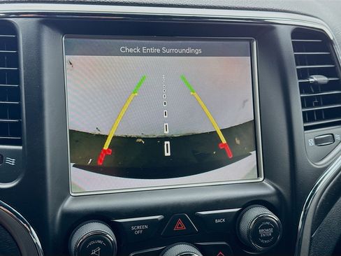 Used 2017 Jeep Grand Cherokee Altitude image 10