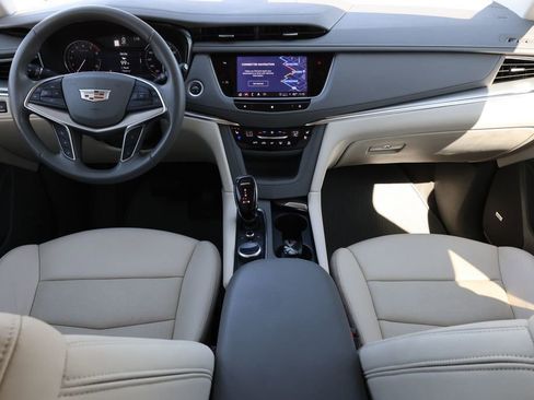 Used 2021 Cadillac XT5 Premium Luxury image 13