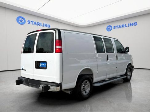 Used 2025 Chevrolet Express 2500 w/ Driver Convenience Package RWD image 9