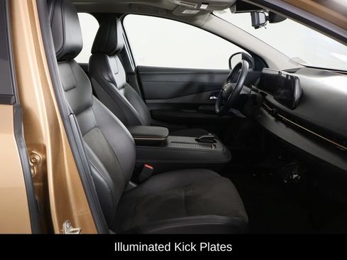 Used 2023 Nissan Ariya FWD image 11