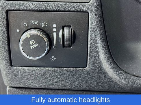 Used 2013 Dodge Challenger R/T image 11