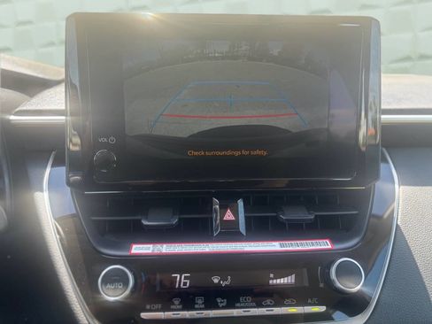 Used 2025 Toyota Corolla LE image 32