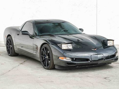 Used 1997 Chevrolet Corvette Coupe w/ Roof Pkg RWD image 3