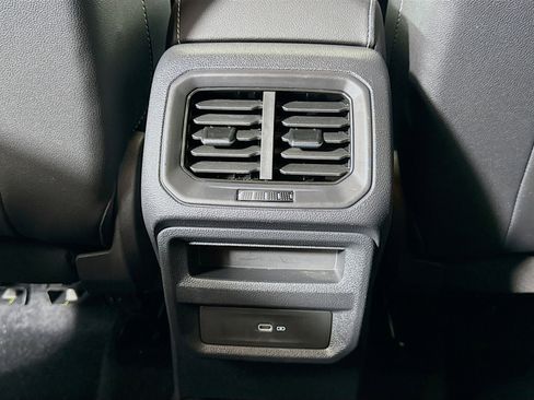 Certified 2022 Volkswagen Taos SE image 23