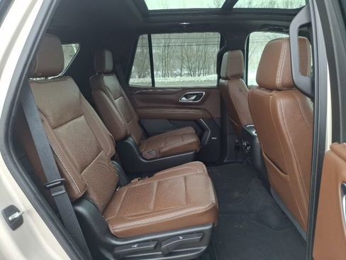 Used 2021 Chevrolet Tahoe High Country w/ Premium Package image 38