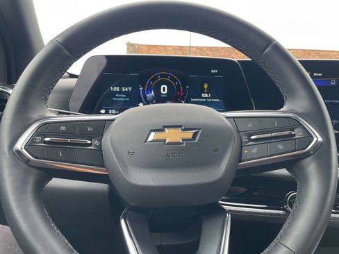 Used 2025 Chevrolet Equinox LT image 28