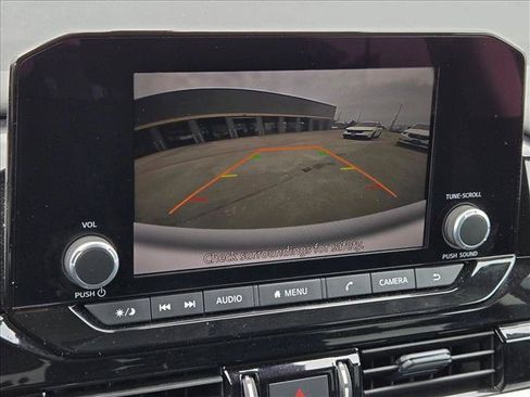 Used 2025 Nissan Pathfinder SV AWD/4WD image 12