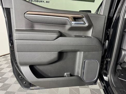 Used 2023 Chevrolet Silverado 1500 LT AWD/4WD image 29