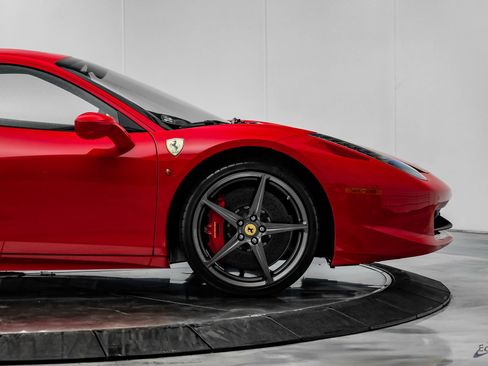 Used 2015 Ferrari 458 Italia Coupe RWD image 28