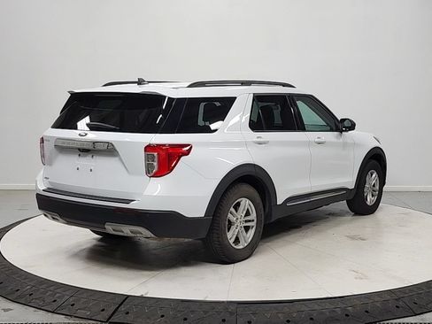 Used 2023 Ford Explorer XLT w/ Equipment Group 202A RWD image 7