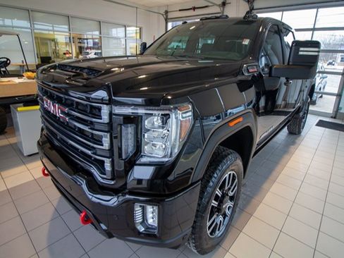 Used 2023 GMC Sierra 3500 AT4 w/ AT4 Premium Plus Package image 2