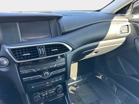 Used 2017 INFINITI QX30 Premium w/ Navigation Package image 22