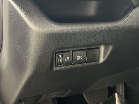 Used 2025 Toyota RAV4 LE FWD image 31