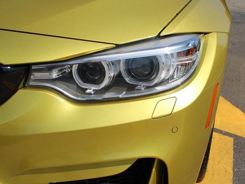 Used 2016 BMW M4 Convertible image 22