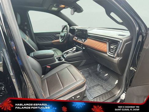 Used 2025 GMC Canyon AT4 w/ Technology Plus Package AWD/4WD image 27