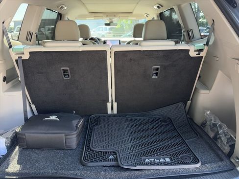 Certified 2026 Volkswagen Atlas SE w/ Panoramic Sunroof Package FWD image 14