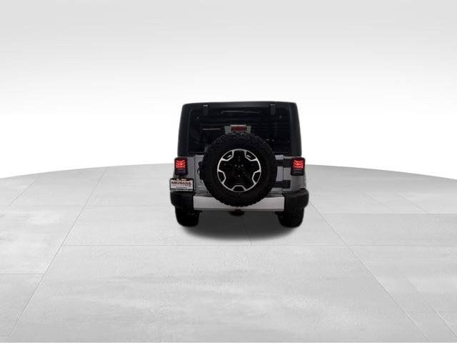 Used 2014 Jeep Wrangler Unlimited Sahara w/ Connectivity Group AWD/4WD image 8