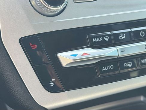 Used 2022 Ford Explorer XLT w/ Equipment Group 202A image 19