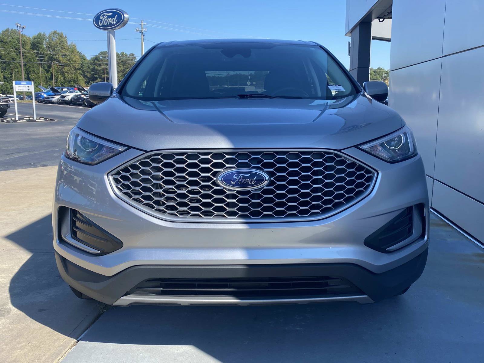 Used 2024 Ford Edge SEL AWD/4WD image 12