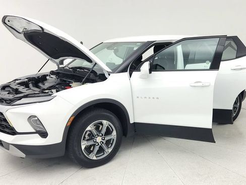 Certified 2025 Chevrolet Blazer LT FWD image 10