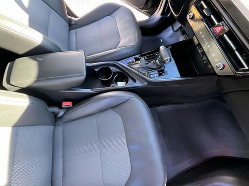 Used 2023 Kia Niro EX image 34