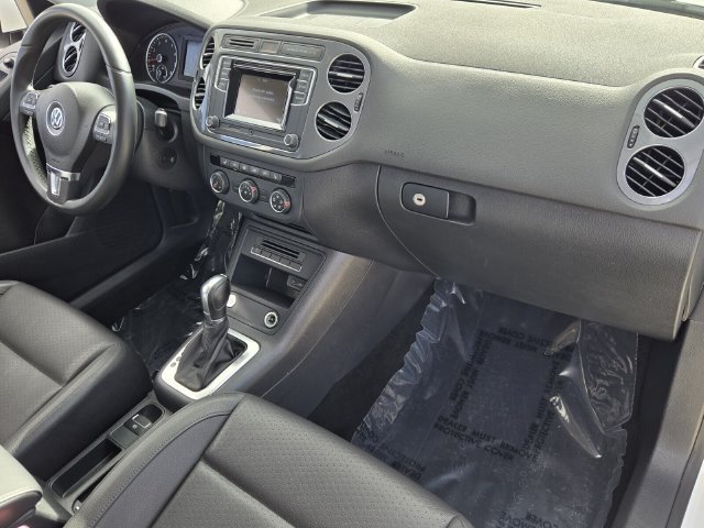 Used 2016 Volkswagen Tiguan S FWD image 18