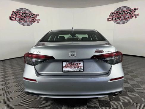 Used 2025 Honda Civic Sport image 6