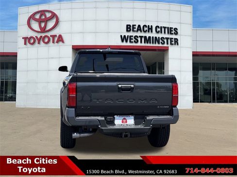 Used 2025 Toyota Tacoma TRD Off-Road image 9