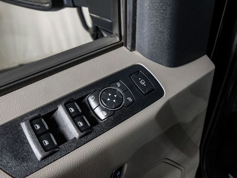 Used 2019 Ford F250 XLT w/ XLT Premium Package image 34