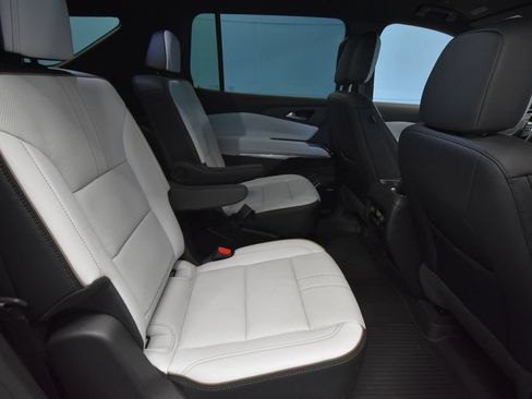 Used 2026 Chevrolet Traverse High Country w/ LPO, Floor Liner Package FWD image 26