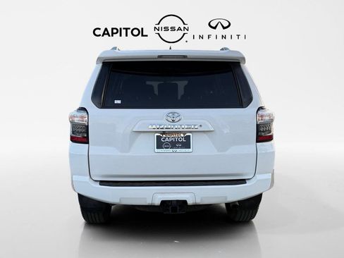 Used 2015 Toyota 4Runner SR5 image 6
