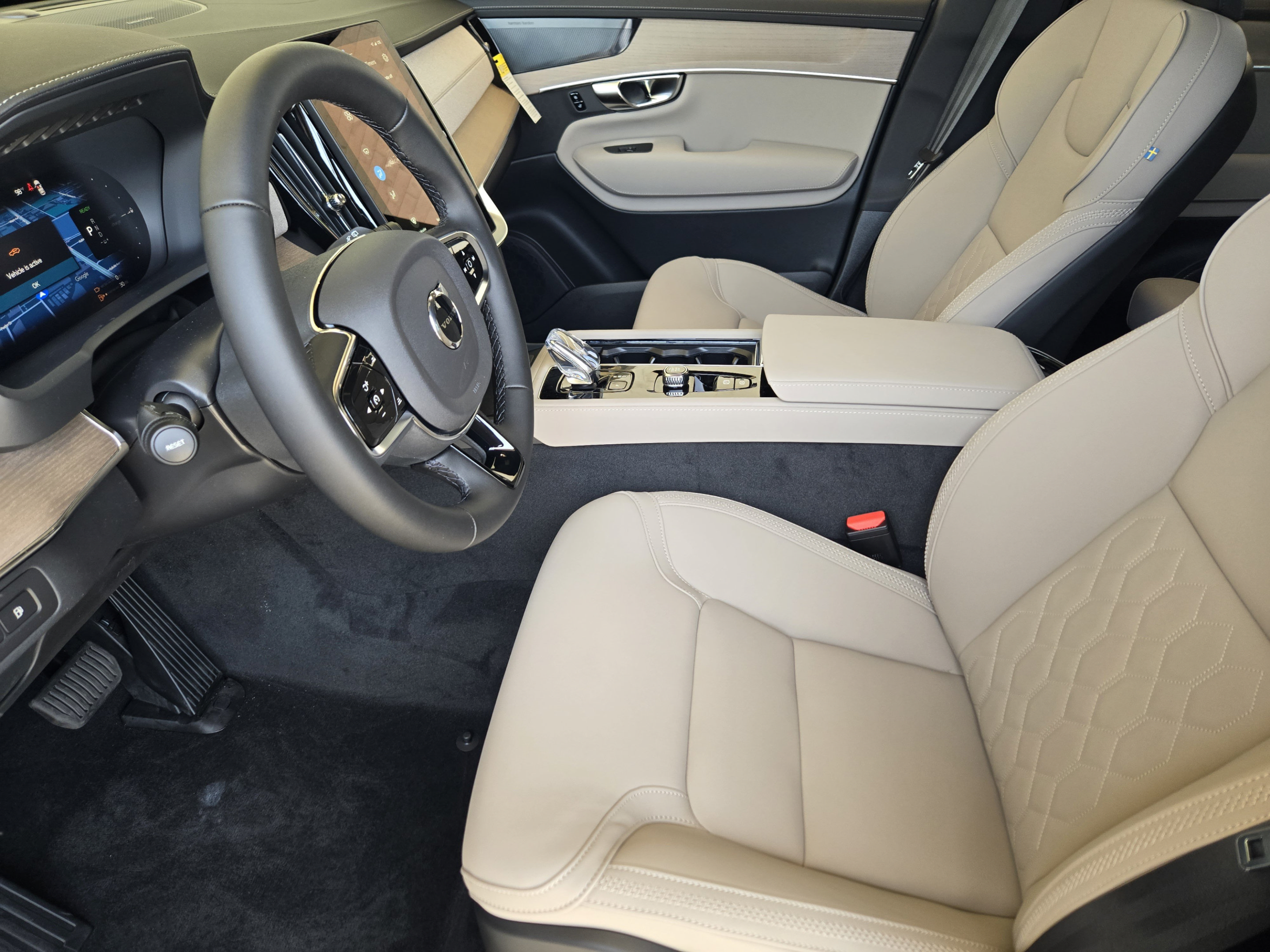 New 2026 Volvo XC90 T8 Plus w/ Protection Package Premier AWD/4WD image 10
