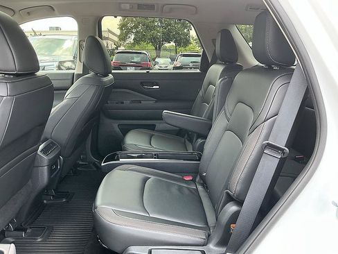 Certified 2025 Nissan Pathfinder SL w/ SL Premium Package FWD image 25