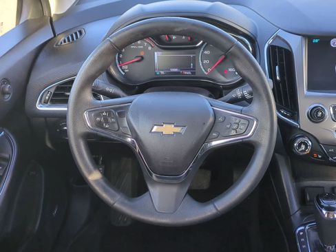 Used 2017 Chevrolet Cruze LT w/ Sun And Sound Package FWD image 23