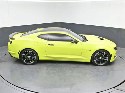 Used 2021 Chevrolet Camaro SS image 35