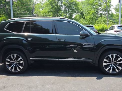Used 2022 Volkswagen Atlas SEL Premium AWD/4WD image 4