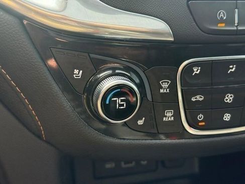 Used 2022 Chevrolet Equinox Premier image 21