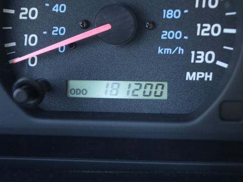 Used 2001 Toyota Land Cruiser AWD/4WD image 19