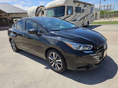 Used 2023 Nissan Versa SV FWD image 10