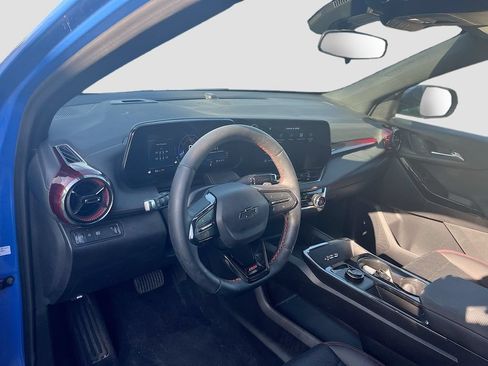 Used 2025 Chevrolet Equinox RS FWD image 9