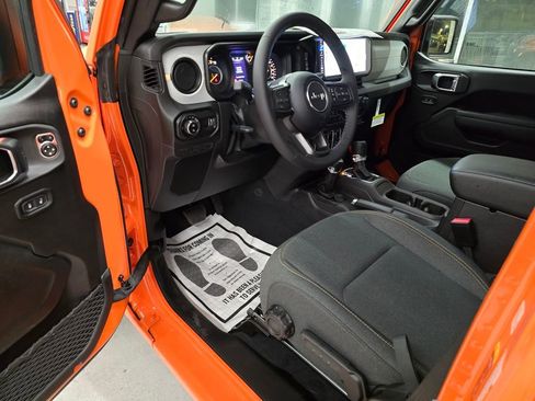 New 2025 Jeep Gladiator Sport image 16