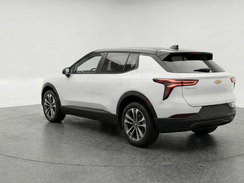 Used 2025 Chevrolet Equinox LT image 6