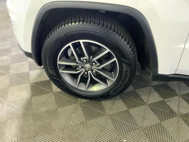 Used 2018 Jeep Grand Cherokee Limited w/ Luxury Group II AWD/4WD image 39