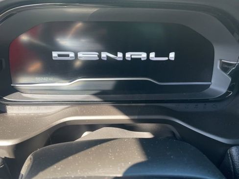 Used 2022 GMC Yukon Denali image 5