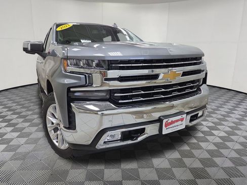 Used 2021 Chevrolet Silverado 1500 LTZ AWD/4WD image 2
