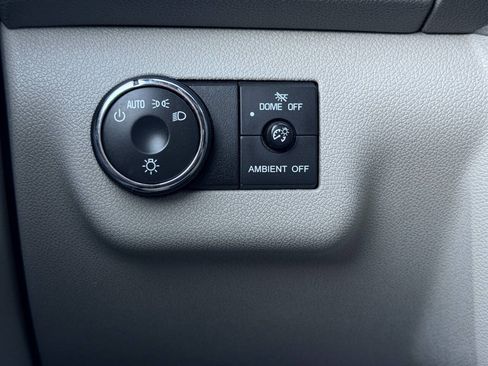 Used 2015 GMC Acadia SLE FWD image 41